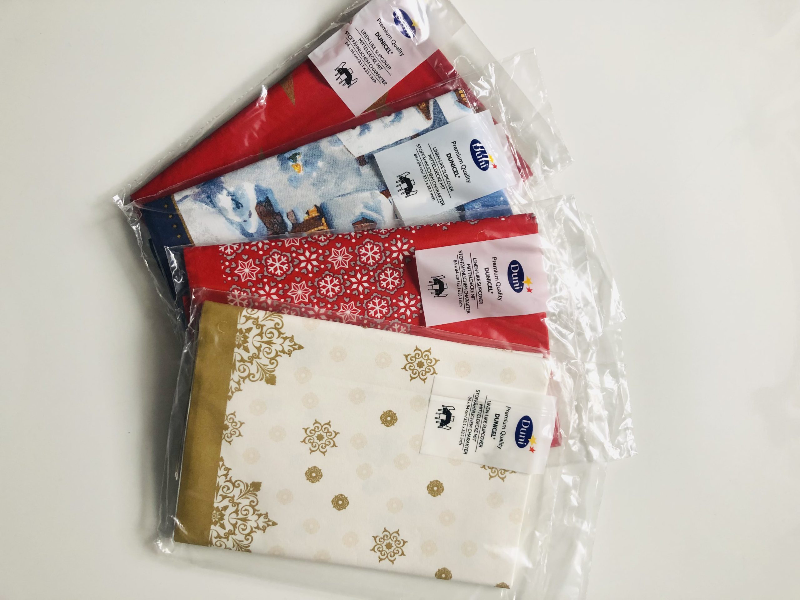 Papierowy obrus świąteczny – Duni.